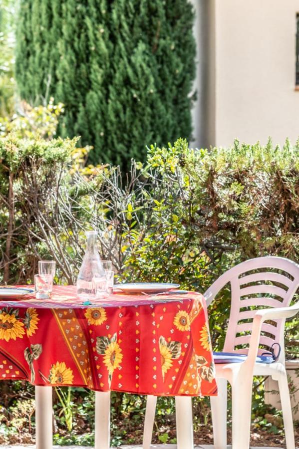 Cosy Studio Just A Stone'S Throw From The Beach Daire Sainte-Maxime Dış mekan fotoğraf